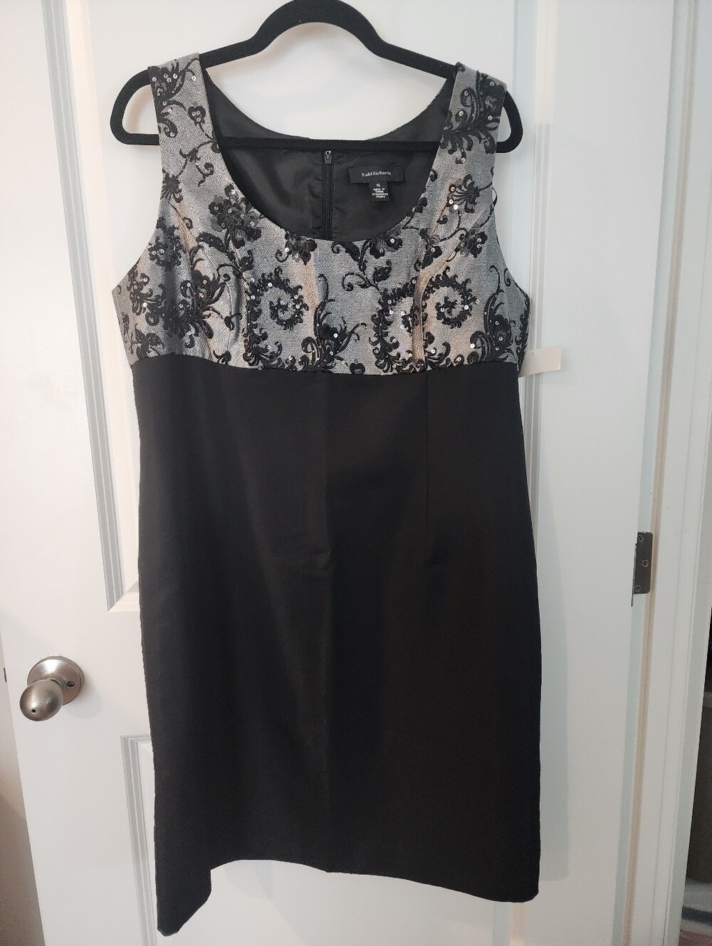R&M Richards Black and Silver Sleeveless Midi Dress With A Touch Of Sparkle. 16